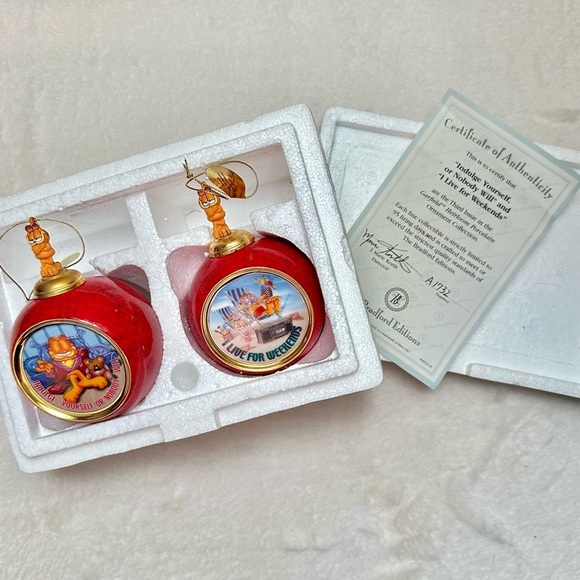 Vintage Bradford Exchange Garfield Heirloom Porcelain Ornament Collection A1732 - Picture 2 of 9